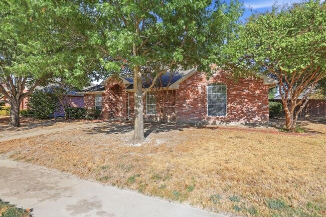 100 Oak Hollow Ln