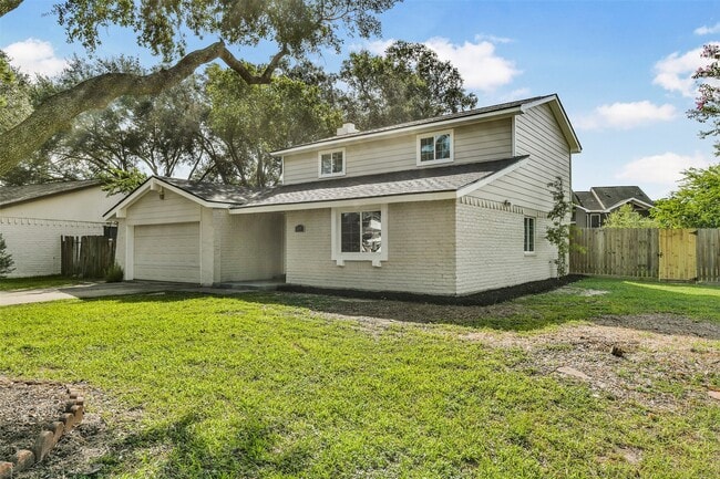3727 Thursa Ln