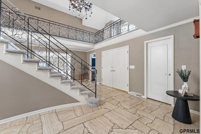 Photo - 9723 Fieldcrest Dr