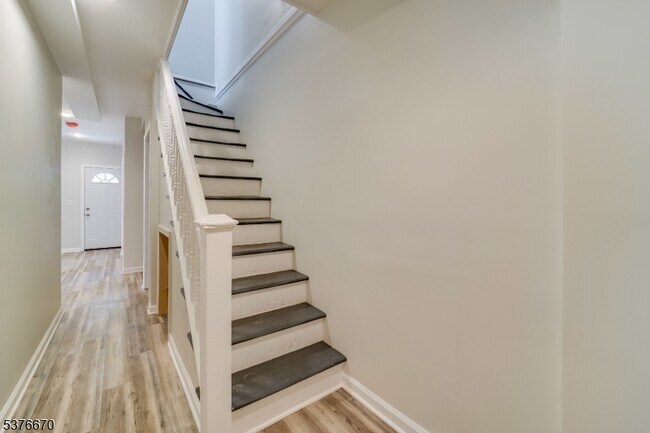 Photo - 38 Willowdale Ave