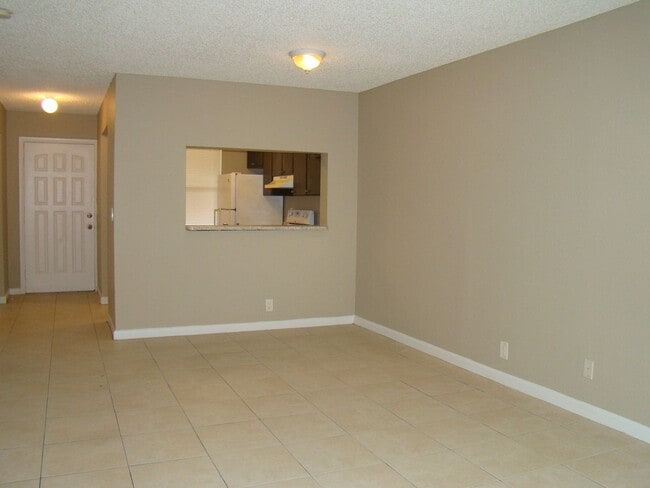 Photo - Slashed Rates SPECIALS up to 3 MONTHS FOR FREE ON SELECT UNITS Price Reduced Unit 11571-B1 - Westmount