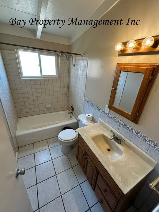 Photo - Lovely 3 bedroom 2 bath home with pets considered!