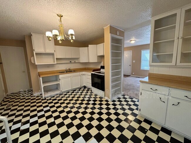 Photo - 6510 E 155th St