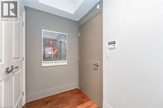 Photo - 3500 Lakeshore Rd W Unit 503