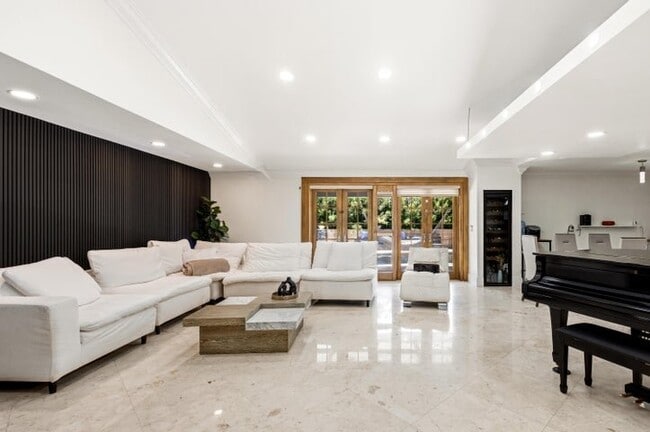Photo - 5223 Deerhurst Crescent Cir