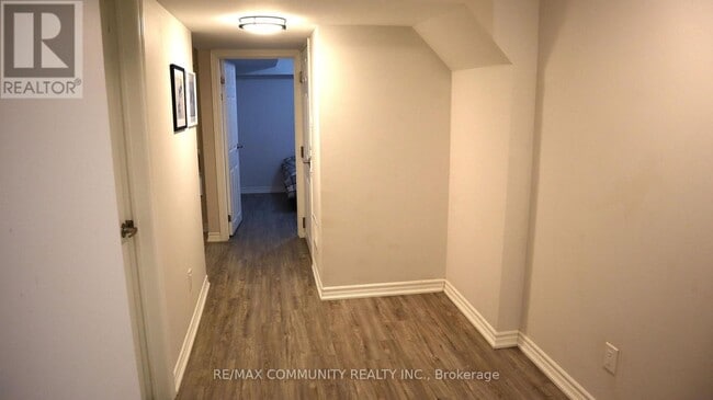 Photo - 1061 Rowntree Crescent