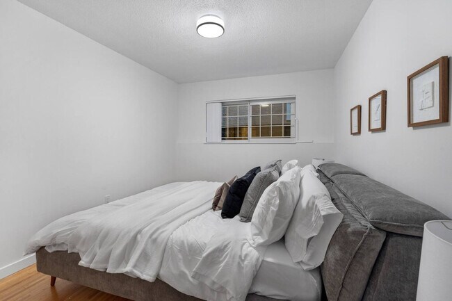 Photo - 1550 W 11th Ave Unit ID1051848P