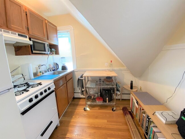 225 Highland Ave Unit 3