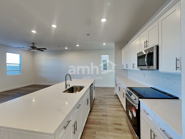 Photo - 10560 Lagaspi Dr