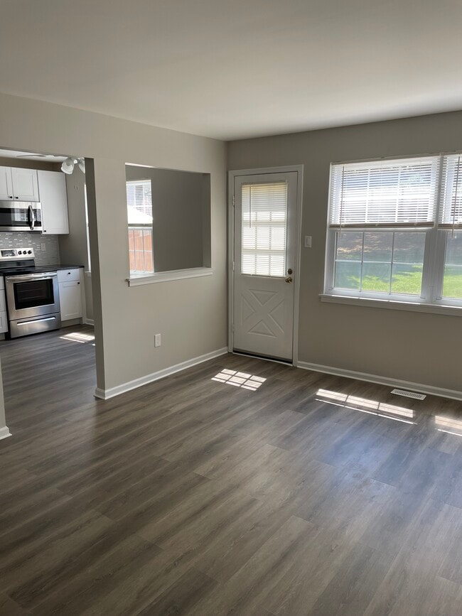 Photo - 30 Greensward Ln