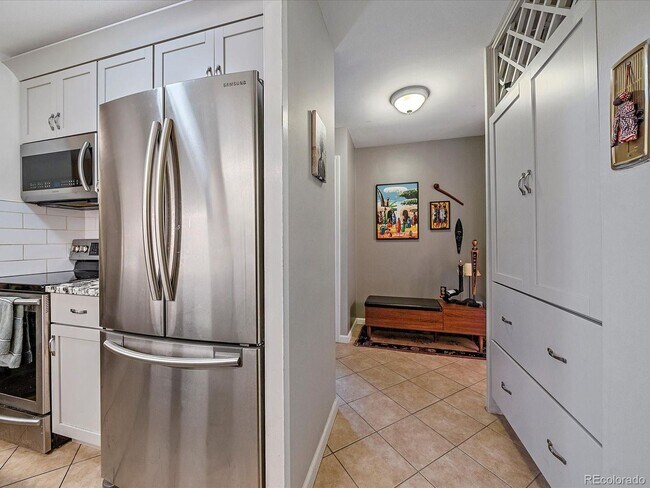 Photo - Condo 1Bed 1Bath - Long Realty and Property Management Unit Ash 307