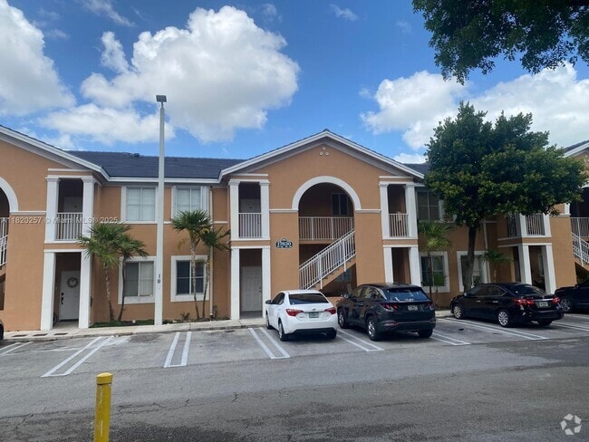 Building Photo - 17630 NW 73rd Ave Unit 102-4 Rental