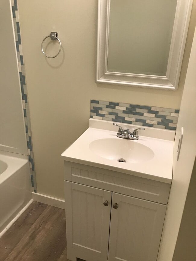 Photo - Updated 1BR Apt available now! Unit Floor 2 - Front