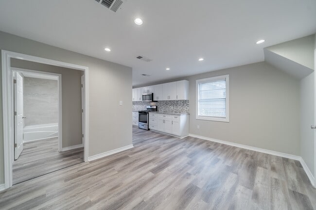 Photo - 5739 Skylane Dr