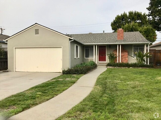 Building Photo - Spacious 3 Bed 1.5 Bath House Close to Val...