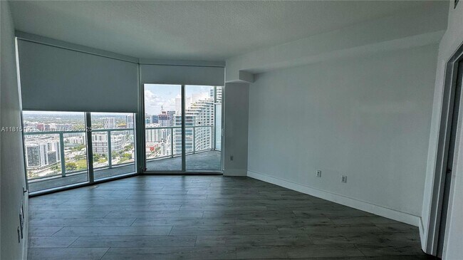 Photo - 1900 N Bayshore Dr Unidad 3818 Rental