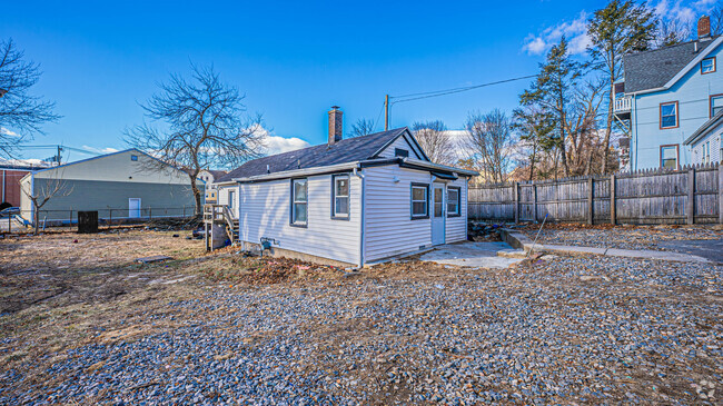 Building Photo - 253 Bishop St Rental