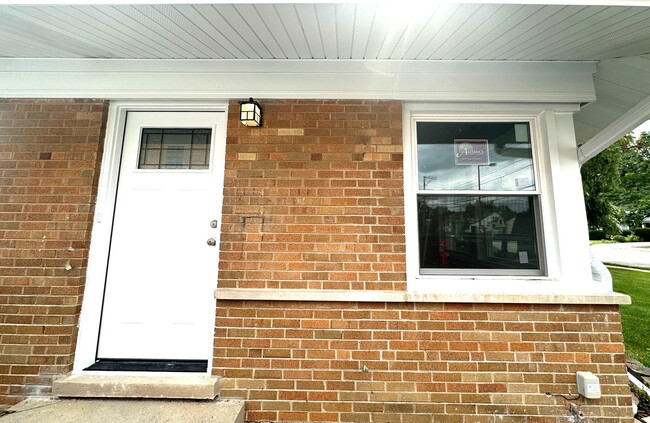 Photo - 423 S Westmore-Meyers Rd