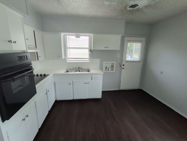 Photo - 1905 Kent Dr