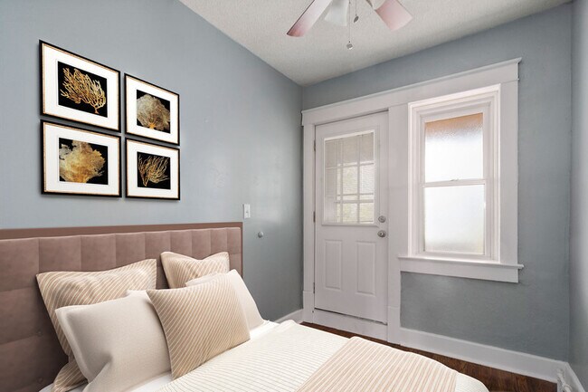 Photo - 2708 Holmes St