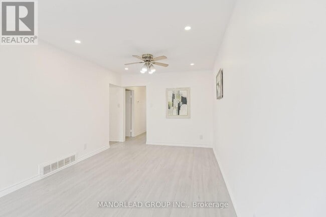 Photo - 32 Clydesdale Dr