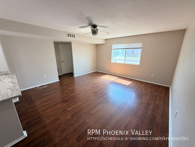 1014 E Spence Ave