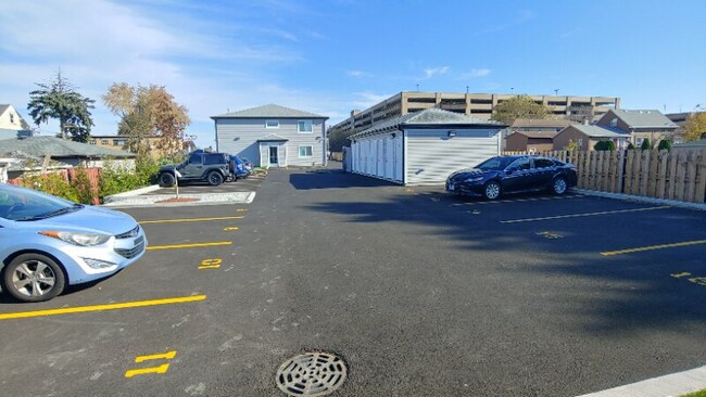 Photo - 5366 S Laramie Ave Unidad 106