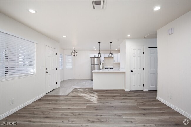 Building Photo - 737 Rock Springs Dr Unit 201 Rental