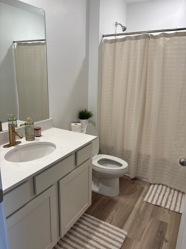 Photo - 1744 E Albion Dr