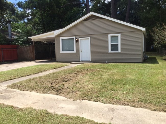 Building Photo - 205 N Ruland St Rental