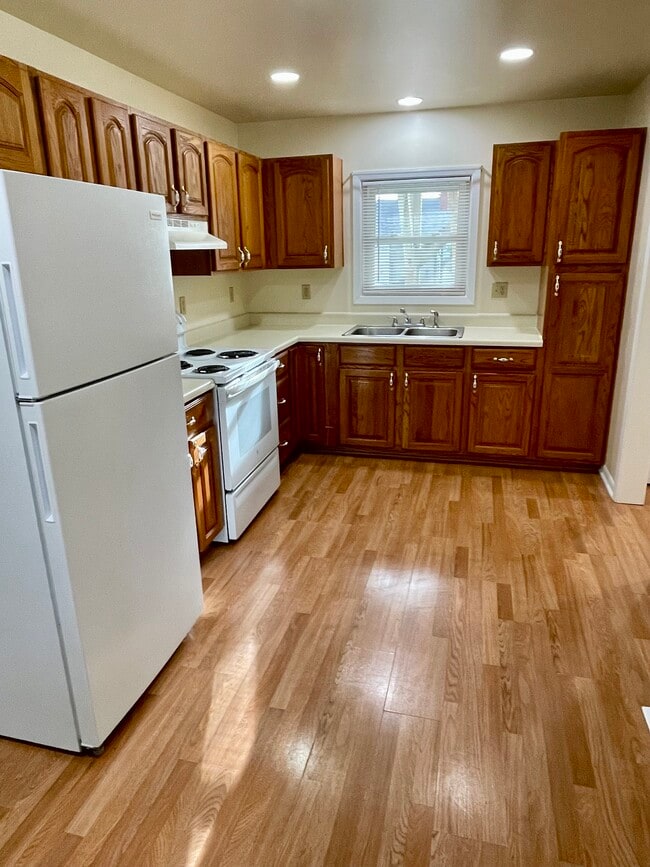 Kitchen - 2907 Austin St