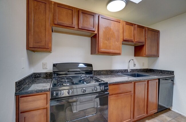 Photo - Riverside Suites