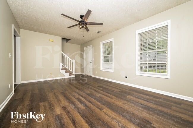 Photo - 724 Westbury Dr