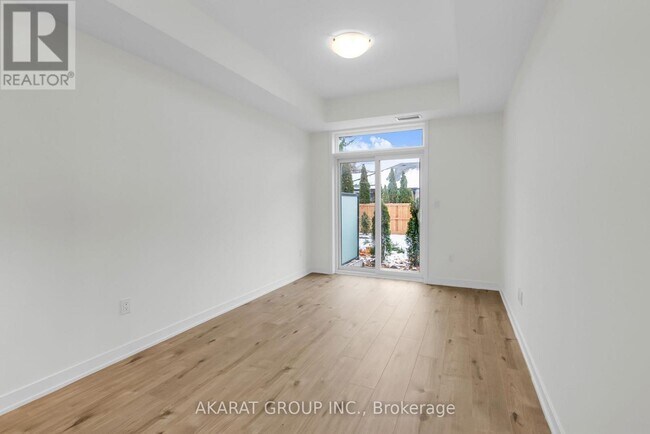 Photo - 498 Plains Rd E