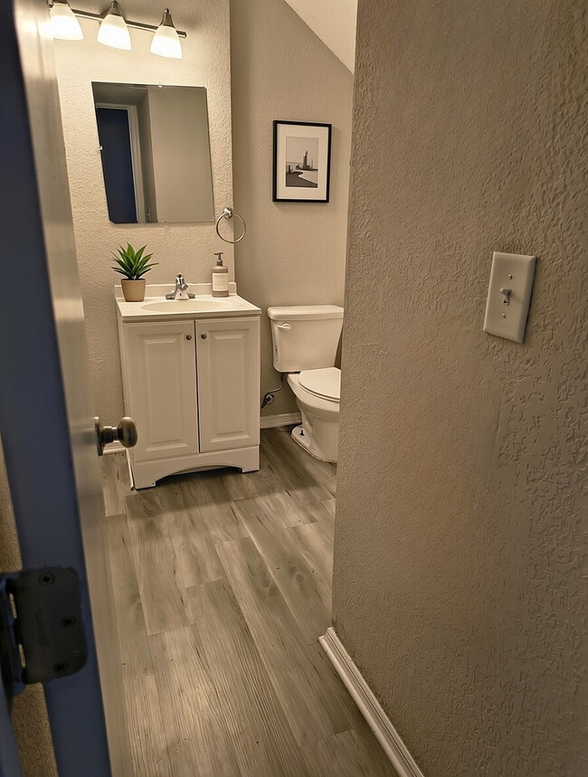 Staged half bathroom - Mulberry