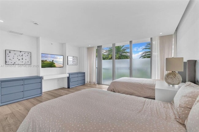 Photo - 9501 Collins Ave Unidad 1