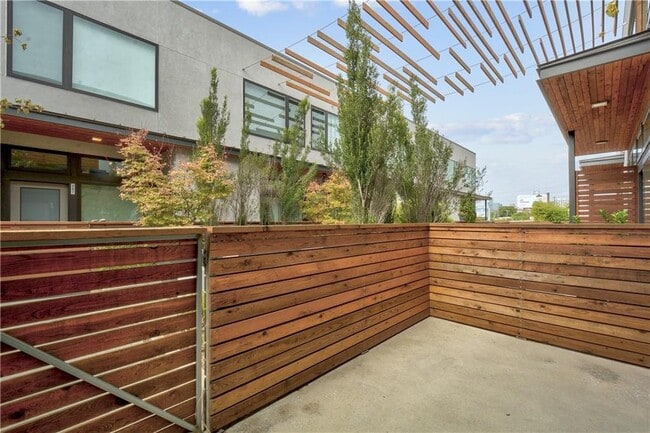 Photo - 2002 E 7th St Unit 243