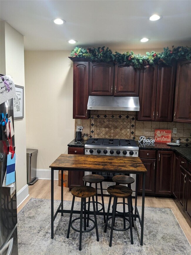 Photo - 71 Longview Ave