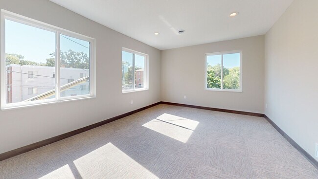 1330-1330 SE 8th St