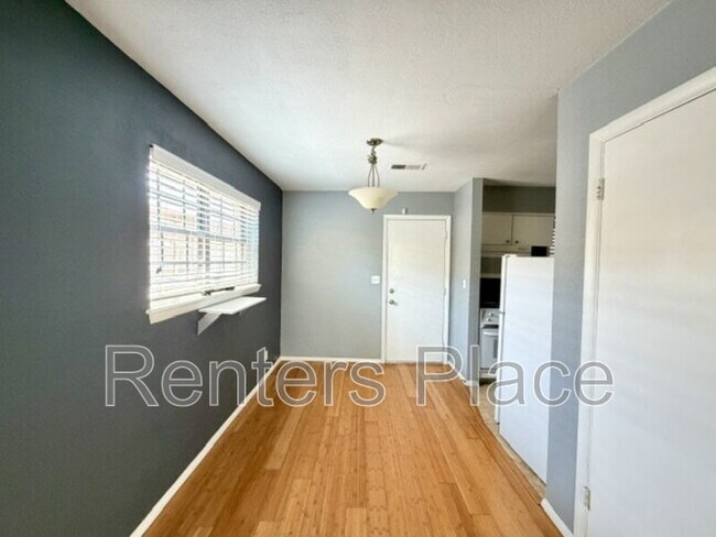 Photo - 2418 E 59th Ct