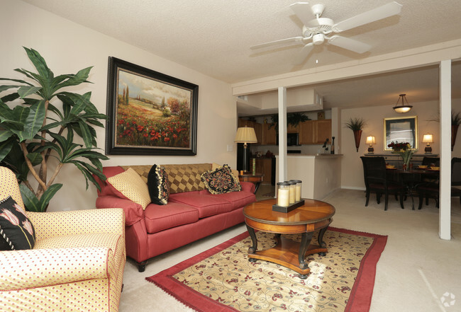 2BR, 2BA - 1,114 SF - Hidden Creste Apartments