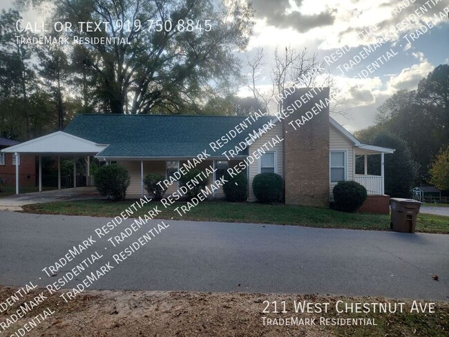 Cozy 3-Bedroom, 2-Bathroom Home with Firep... - Cozy 3-Bedroom, 2-Bathroom Home with Firep...