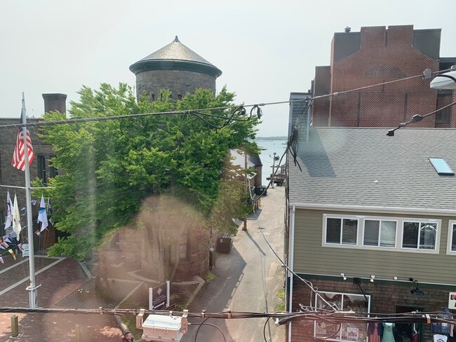 Photo - 374 Thames St Unidad 1