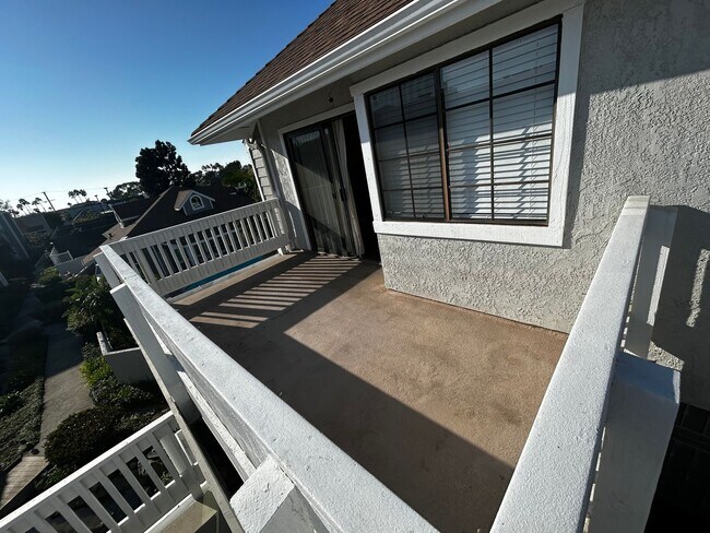 Building Photo - Sunshine and Seabreeze Unit C311