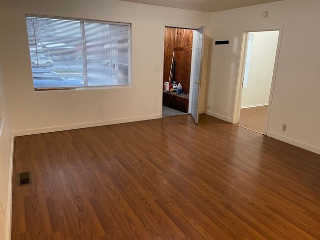 Photo - 616 S Washington St