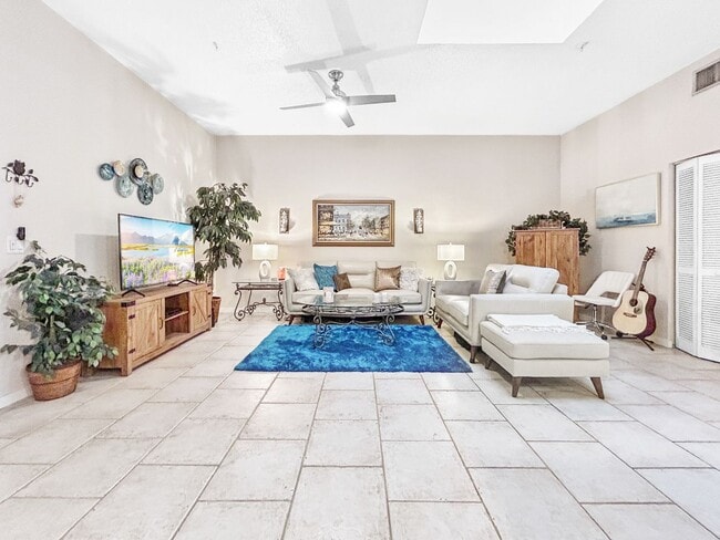 Photo - Modern Condo Living by Mirror Lake – Downtown St. Pete! 2bed | 2bath Unit 117