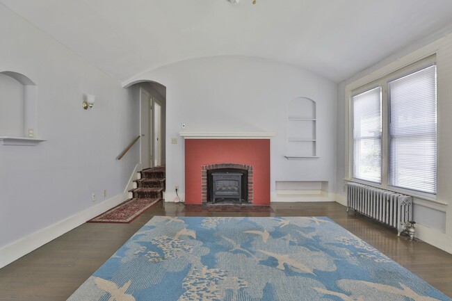 Photo - 1 Oak St
