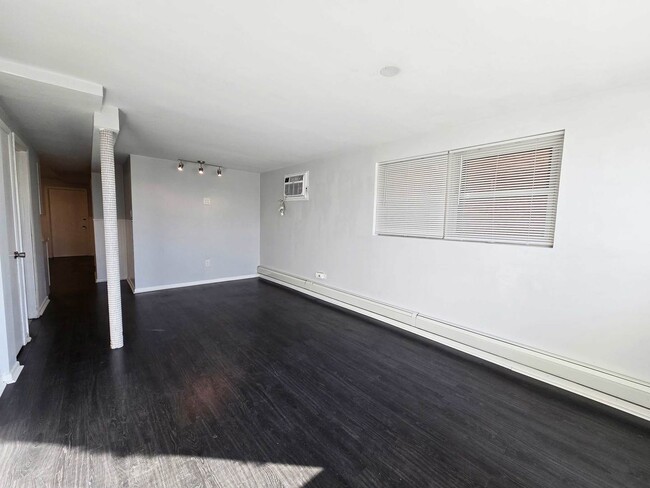 Photo - 5972 S Archer Ave Unidad GN