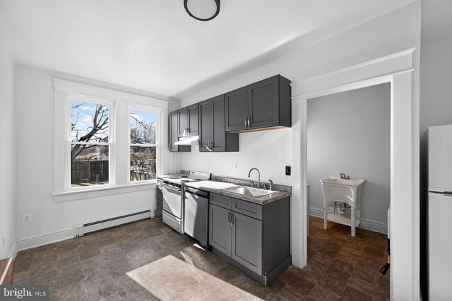 Photo - 990 Mt Rose Ave