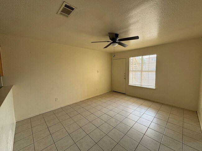 Photo - 1300 Dugger Cir Unidad A